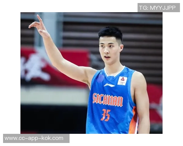 克洛尼首节火力全开7投5中轻松砍下14分1篮板1助攻表现惊艳 克洛尼首节火力全开7投5中轻松砍下14分1篮板1助攻表现惊艳