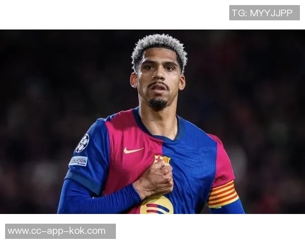 巴萨急需果断中卫阿劳霍的表现令人振奋与期待